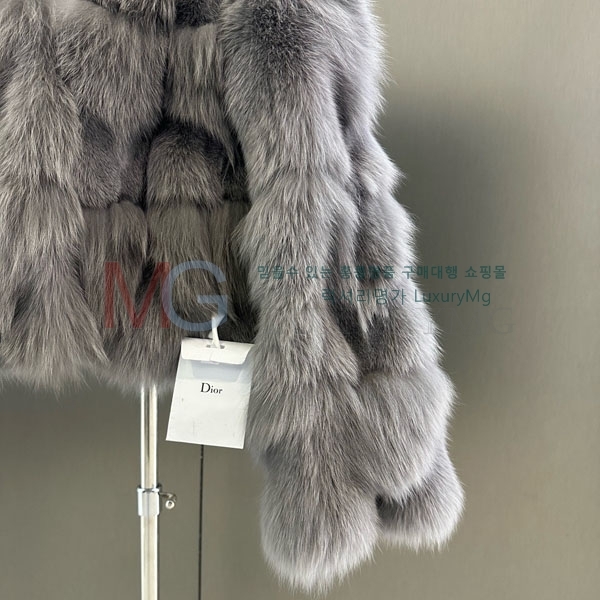   þ   DO8234077-17