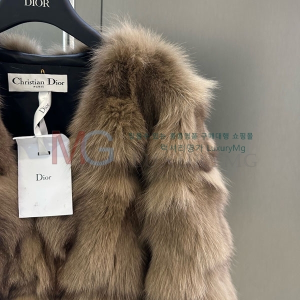   þ   DO8234077-18