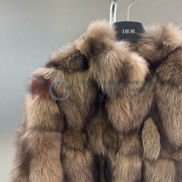   þ   DO8234077-23