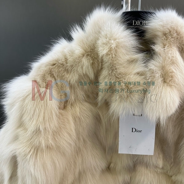   þ   DO8234077-24