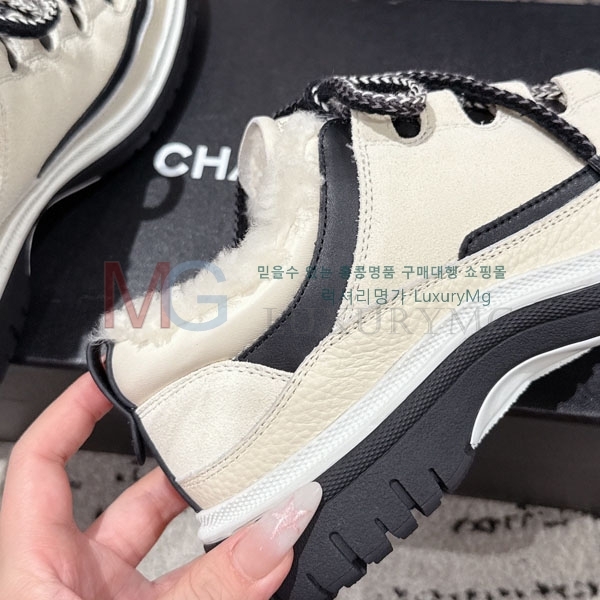  * ĳ־ Ŀ AT555032-1