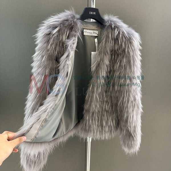   þ   DO8234077-32