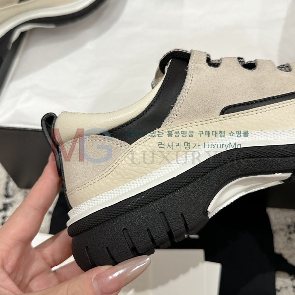  * ĳ־ Ŀ AT555037-1