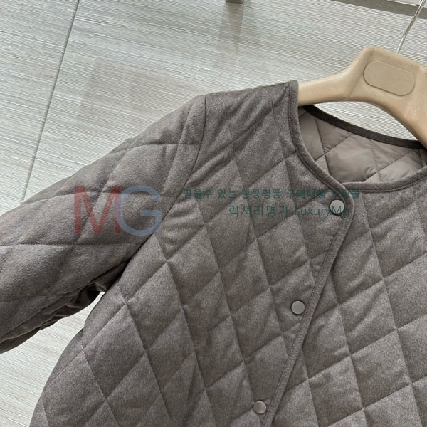  η** ٿ е LP2923022-3