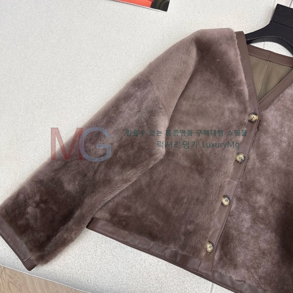  ο þ   LOW23023-3