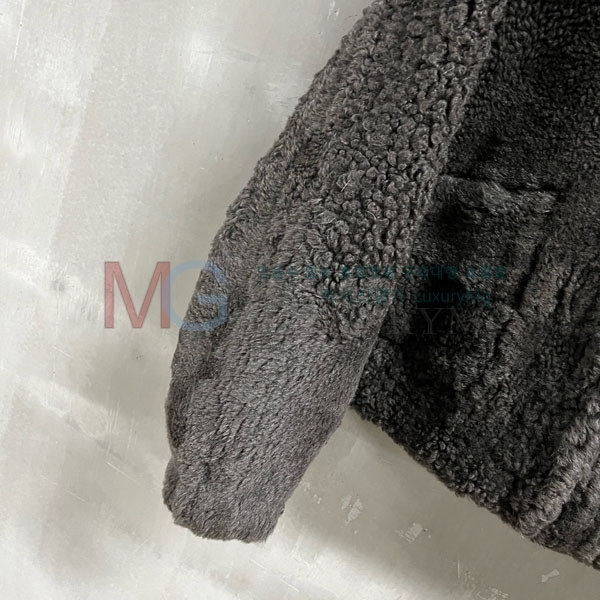  η**  þ   LP31055-17