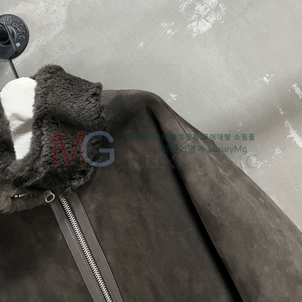  η**  þ   LP31055-17