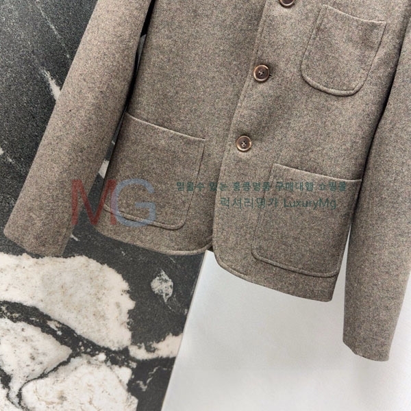 ���� �η�**�� ���� LP24660-4