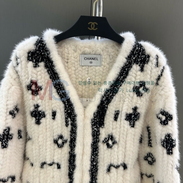  * þ   CH2456750-3