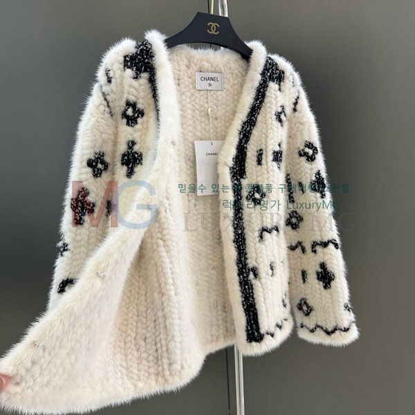  * þ   CH2456750-3