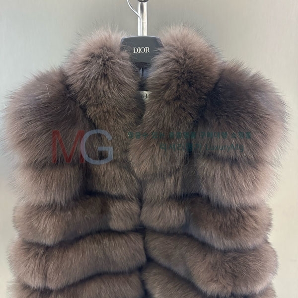   þ    DO8282306-9