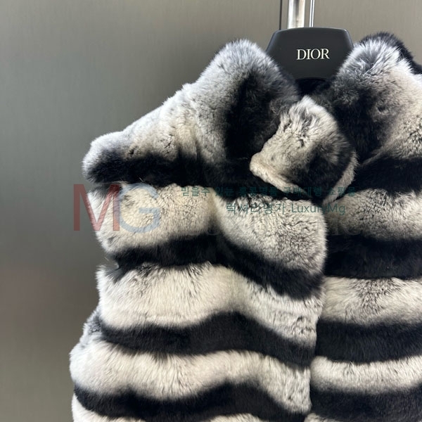   þ    DO8282306-12