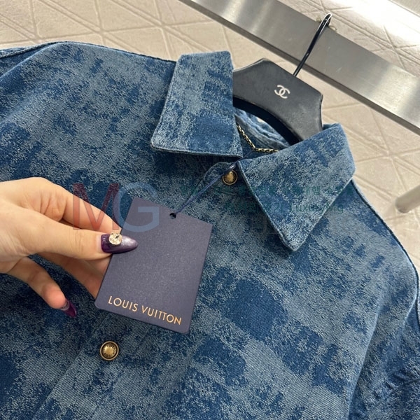 �������� ���̺��� ���� Ƽ���� LV47234320-1