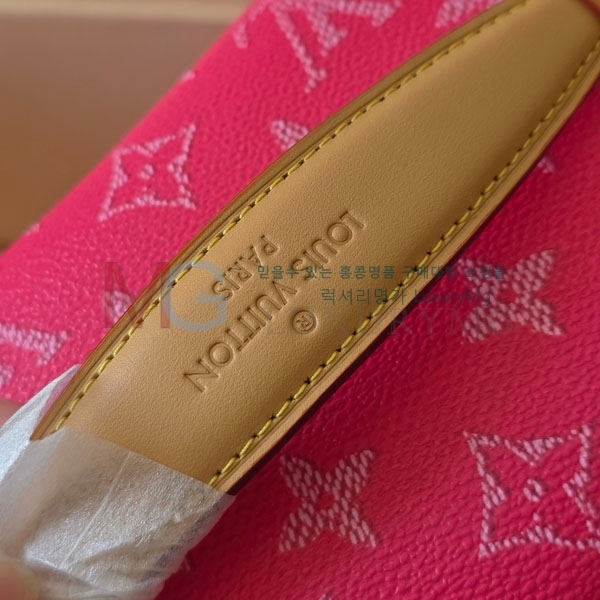 ���̺��� �Ͻ� �̴� ����Ƽ ���̽� M26889-1