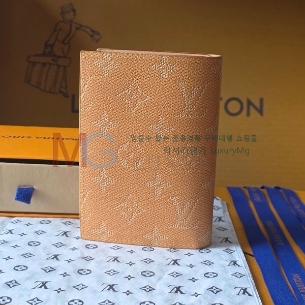 ���̺��� �н���Ʈ Ŀ�� �������� M26831-3