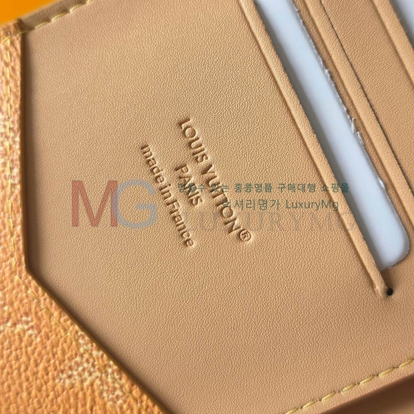 ���̺��� �н���Ʈ Ŀ�� �������� M26831-3