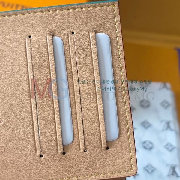 ���̺��� �н���Ʈ Ŀ�� �������� M26831-6