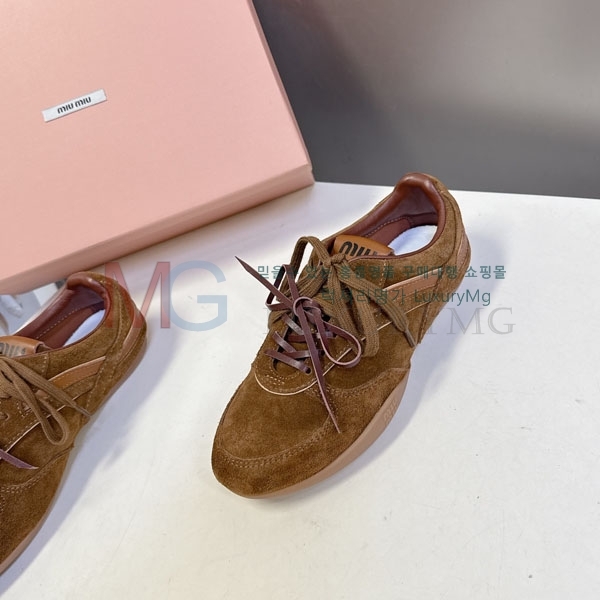 ���� �̿�̿� ����Ŀ�� MI3378924-2