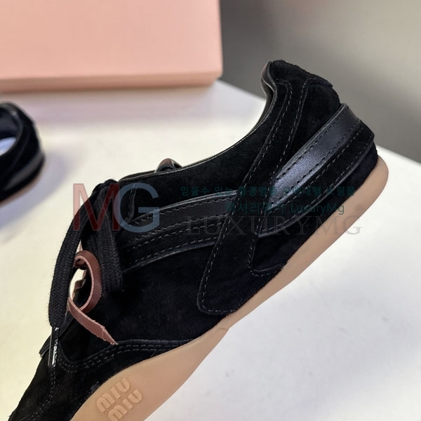 ���� �̿�̿� ����Ŀ�� MI3378924-1