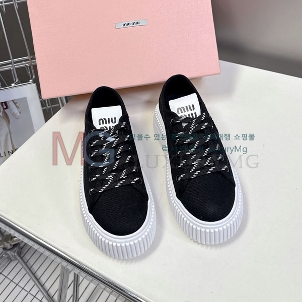 ���� �̿�̿� ����Ŀ�� MI3302884-1