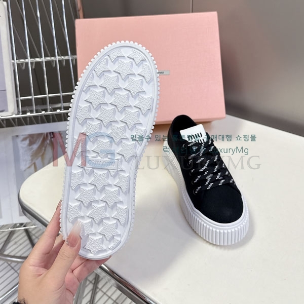 ���� �̿�̿� ����Ŀ�� MI3302884-1