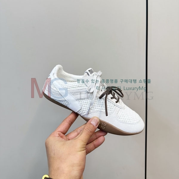 �������� �̿�̿� ����Ŀ�� M5M66011