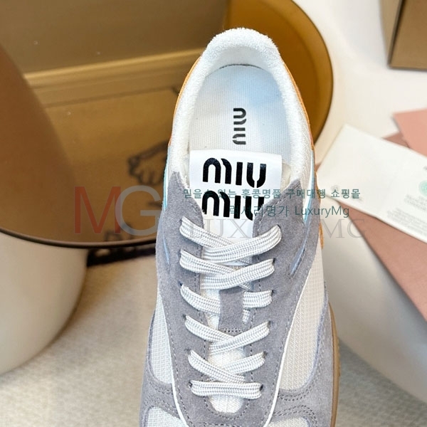 �������� �̿�̿� ����Ŀ�� M5M66011-2