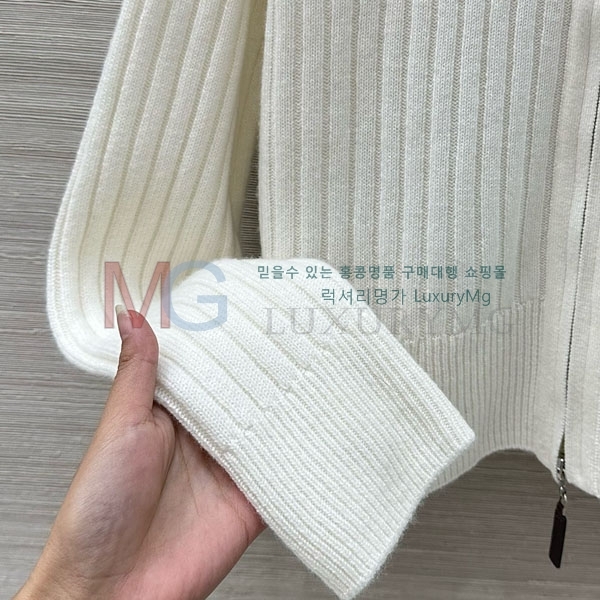 ���� �η�**�� ������ ����� ��Ŷ LP451044-1