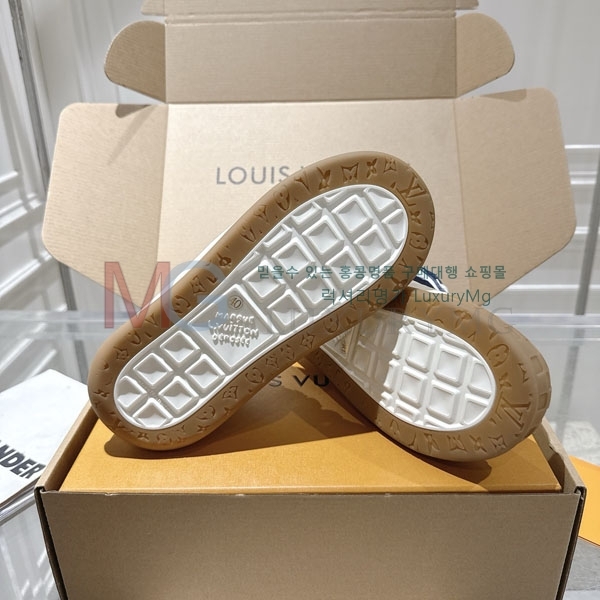 �������� ����*�� ����Ŀ�� LV612801