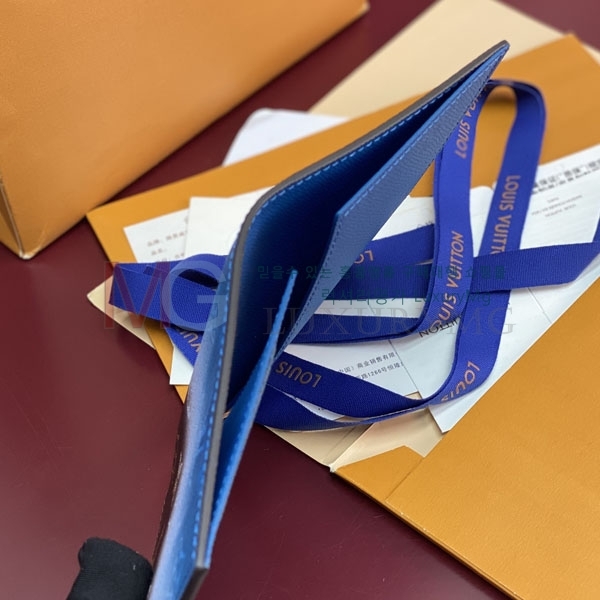 ���̺��� �н���Ʈ Ŀ�� �������� M28008-2