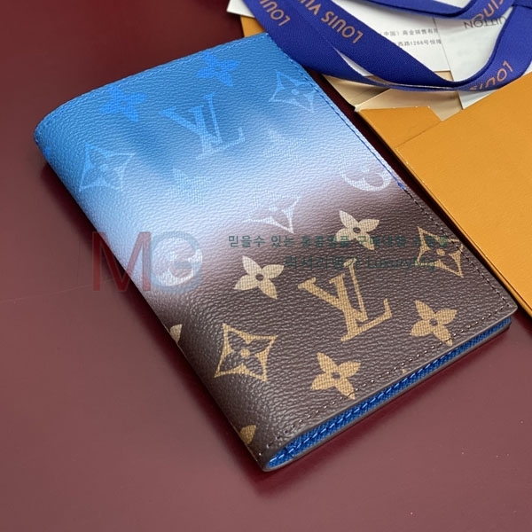 ���̺��� �н���Ʈ Ŀ�� �������� M28008-2