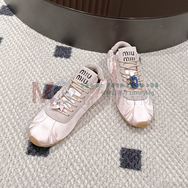 ���� �̿�̿� ����Ŀ�� MI528193-4