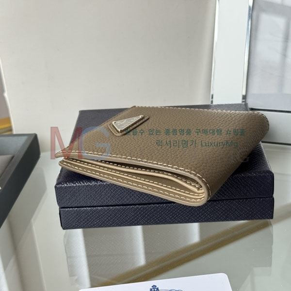 ����� ������ 2M0513-51