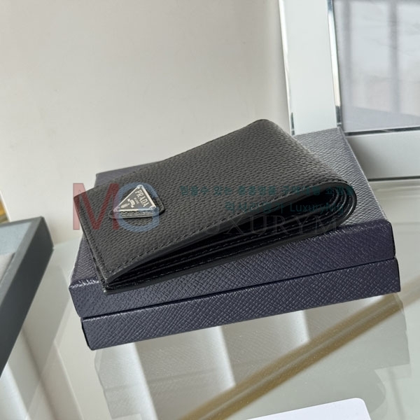 ����� ������ 2M0513-52