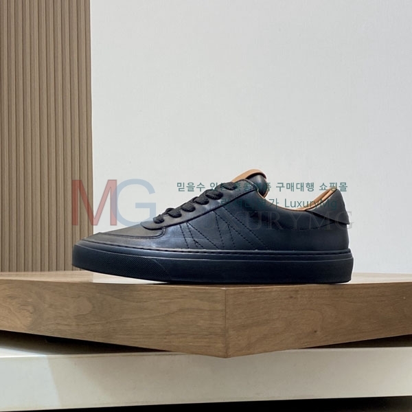 ���� ��**�� ����Ŀ�� MO699032