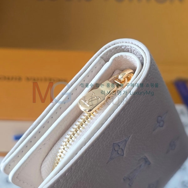 ���̺��� Ŭ���� ���� M28275-2