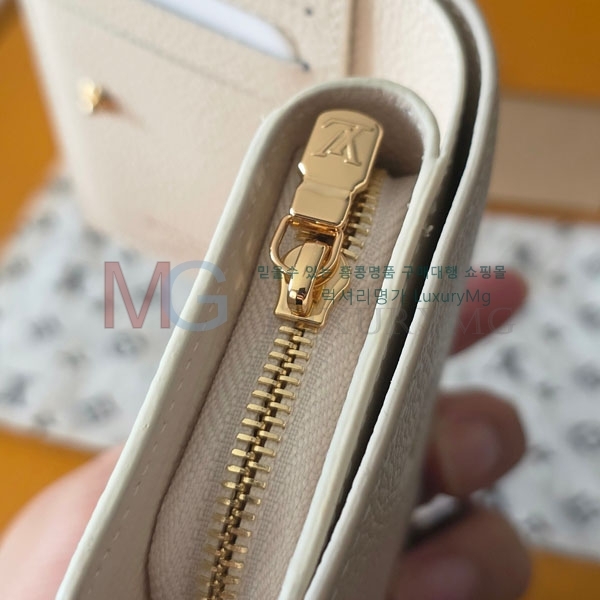 ���̺��� Ŭ���� ���� M28275-3