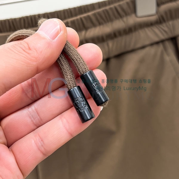 ���� ���ڷ� ��ġ�ڸ� �ݹ��� 2343533-3