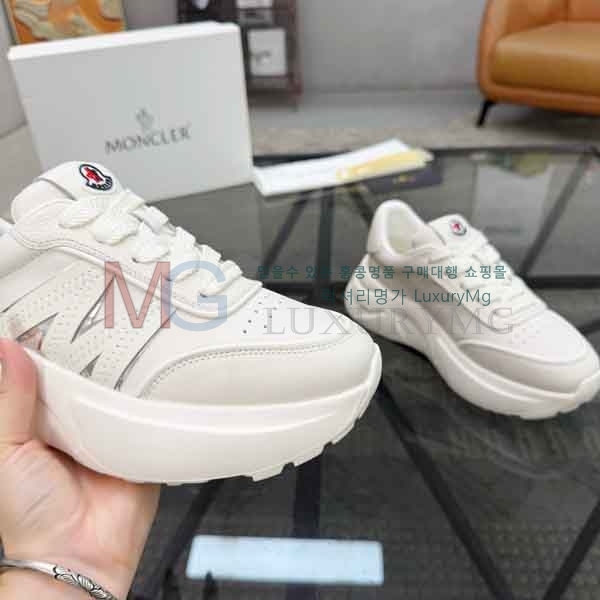 ���� ��**�� ����Ŀ�� M2N61180-1