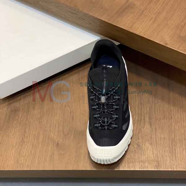 ���� ��**�� ����Ŀ�� M8887054-4