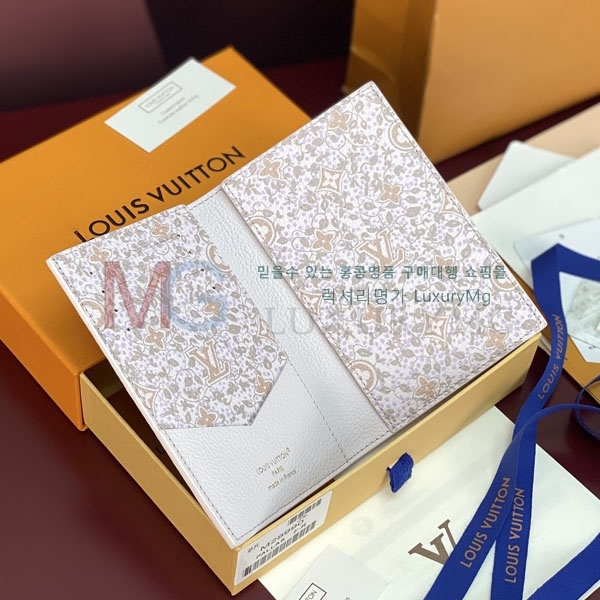 ���̺��� �н���Ʈ Ŀ�� �������� M28990-4