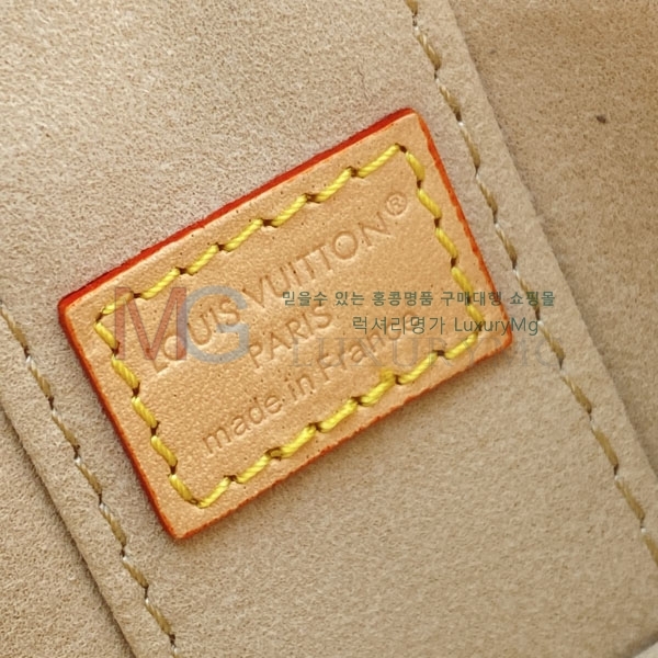 ���̺��� ����ũ�� ����Ƽ ���̽� M03812-1