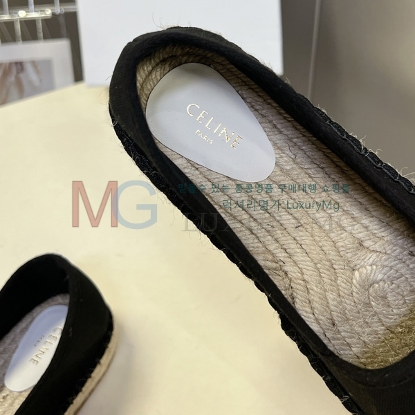 ������ �����ĵ� �÷����� SS477809-2