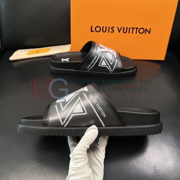 ���� ����*�� ����/������ LV556012