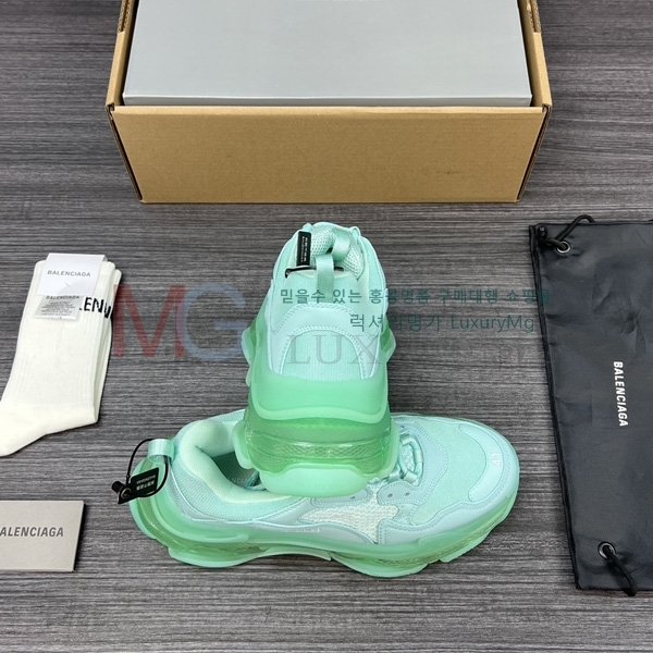 �������� �߷��þư� ����Ŀ�� BA8169066-7