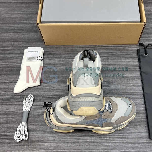 �������� �߷��þư� ����Ŀ�� BA862650