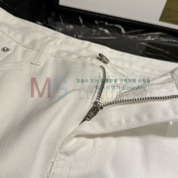���� ũ������ �ݹ��� 23436201-1