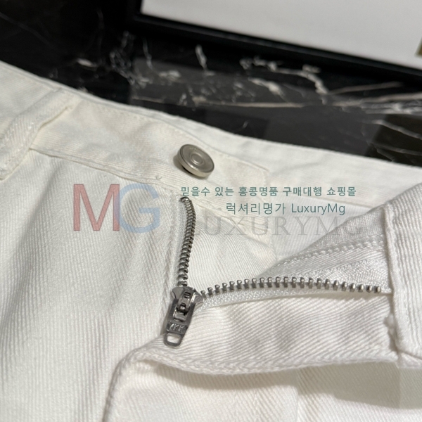 ���� ũ������ �ݹ��� 23436201-2