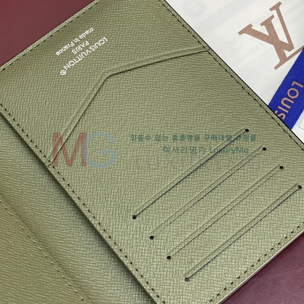 ���̺��� �н���Ʈ Ŀ�� �������� M28640-1