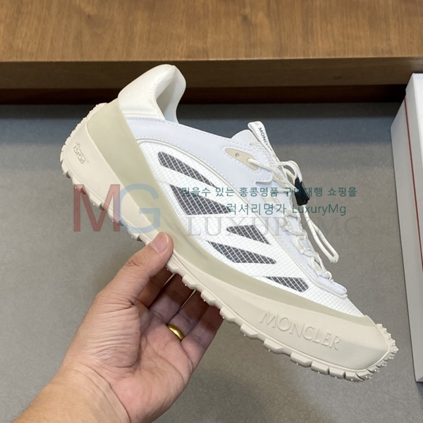 ���� ��**�� �ȭ MK630550-5